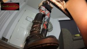 www.sexiravenrae.com - Giant Boot Crush thumbnail